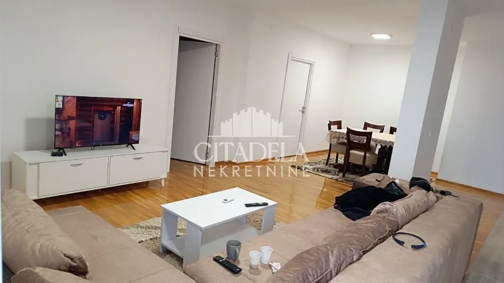 Rent, three bedroom apartment, 77m², Rakovica, Beograd