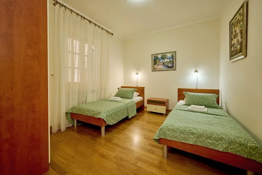 Sale, four bedroom apartment, 131m², Sveti Stefan, Budva