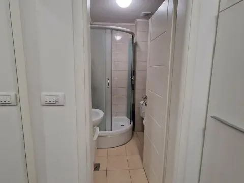 Rent, one bedroom apartment, 45m², Stari Aerodrom, Podgorica - image 11