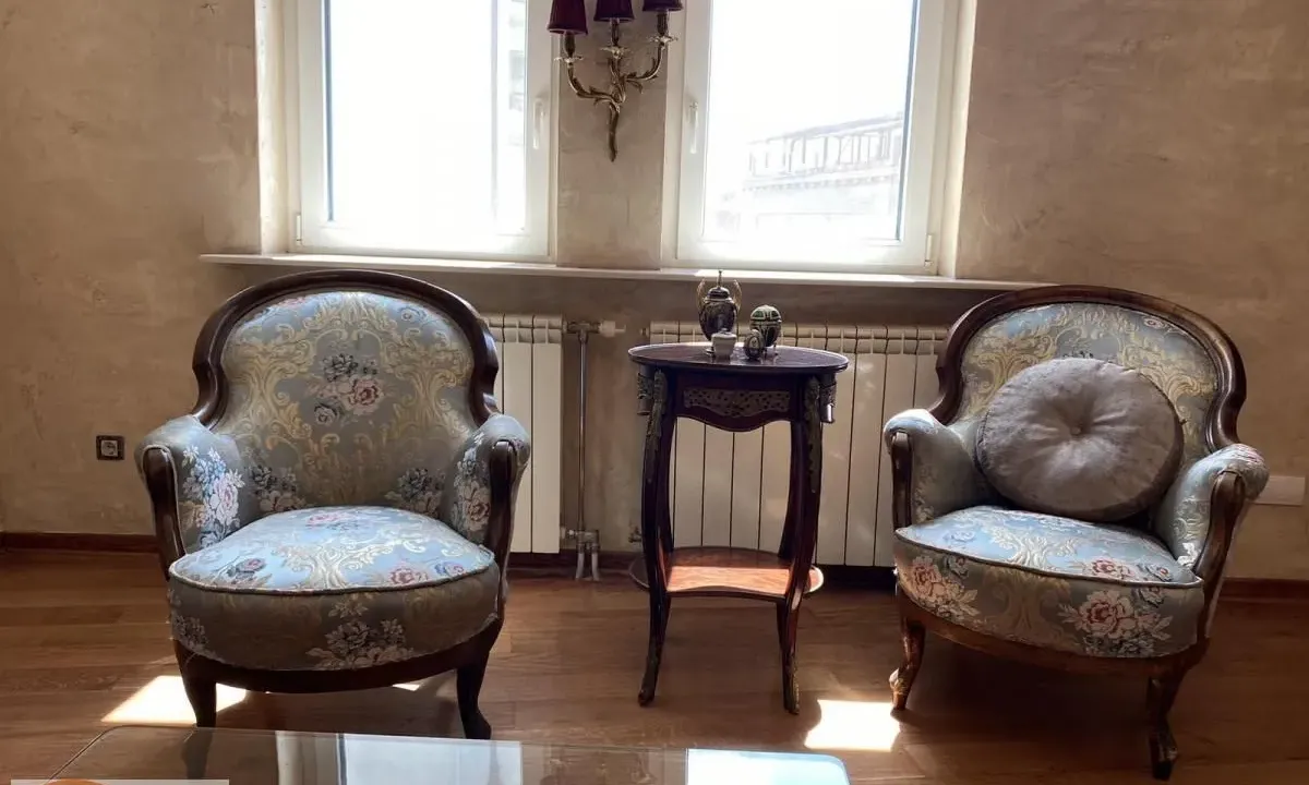 Izdavanje, dvosoban stan, 74m², Obilićev Venac, Beograd