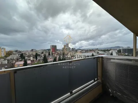 Izdavanje, četvorosoban stan, 130m², Centar, Podgorica - image 11