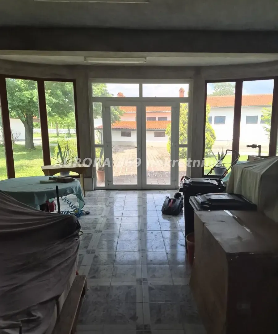 Prodaja, dvosoban stan, 360m², Skupljen, Vladimirci