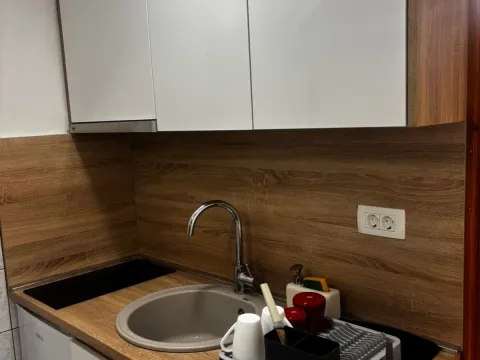 Izdavanje, dvosoban stan, 40m², Rafailovići, Budva - image 11