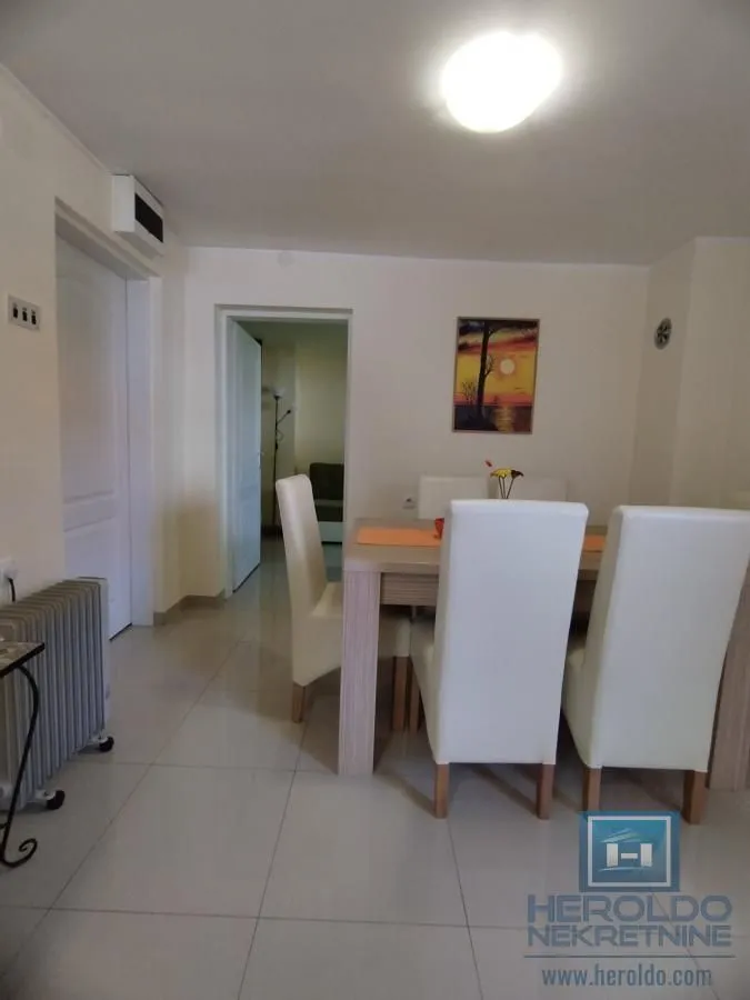 Izdavanje, jednosoban stan, 50m², Centar, Jagodina