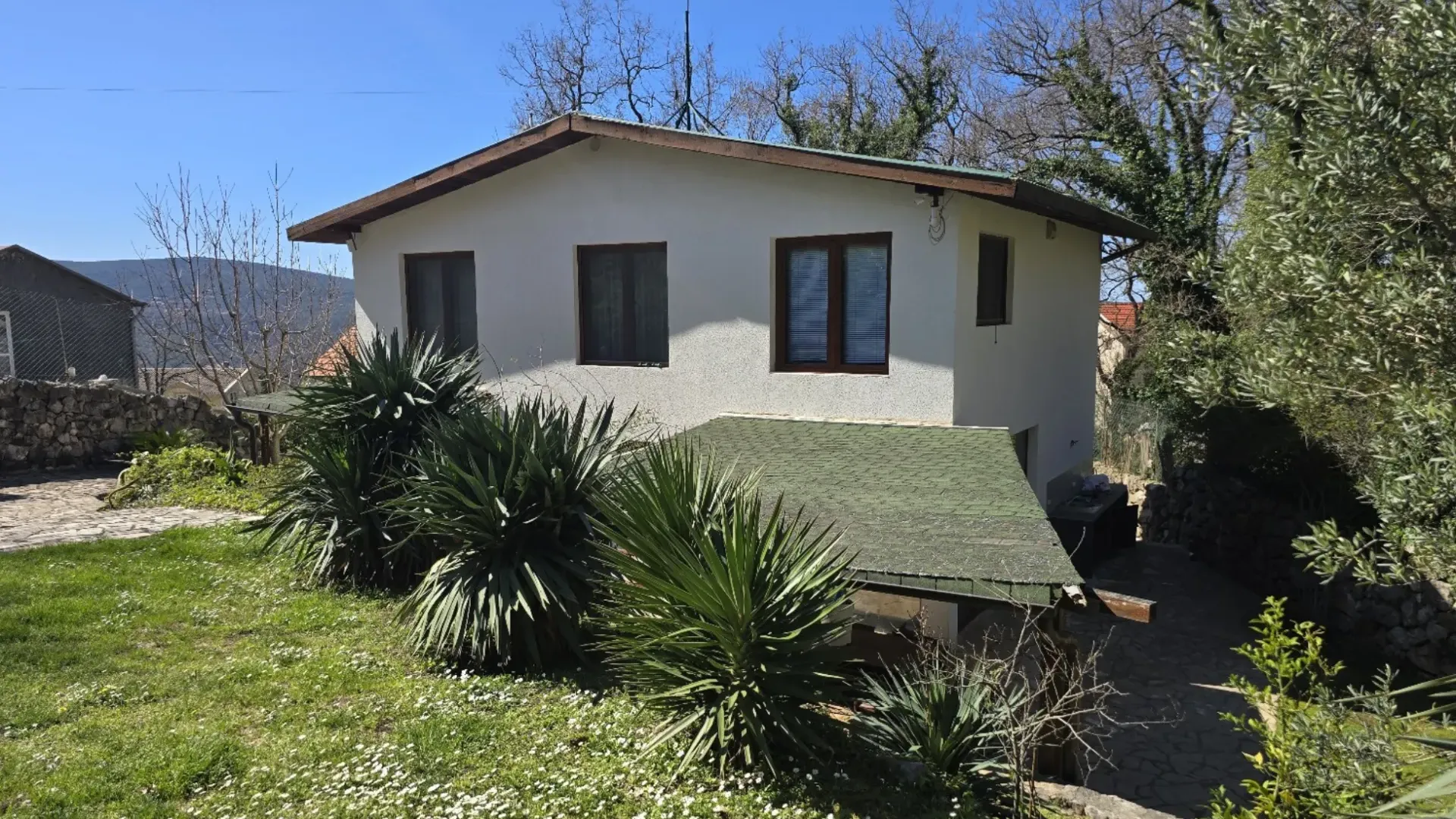 Izdavanje, kuća, 160m², Mirac, Kotor