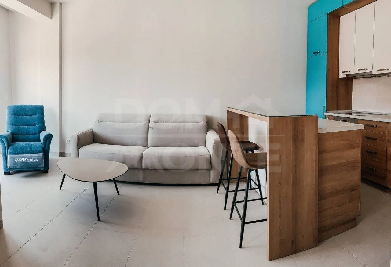 Izdavanje, jednosoban stan, 40m², Tivat, Crna Gora