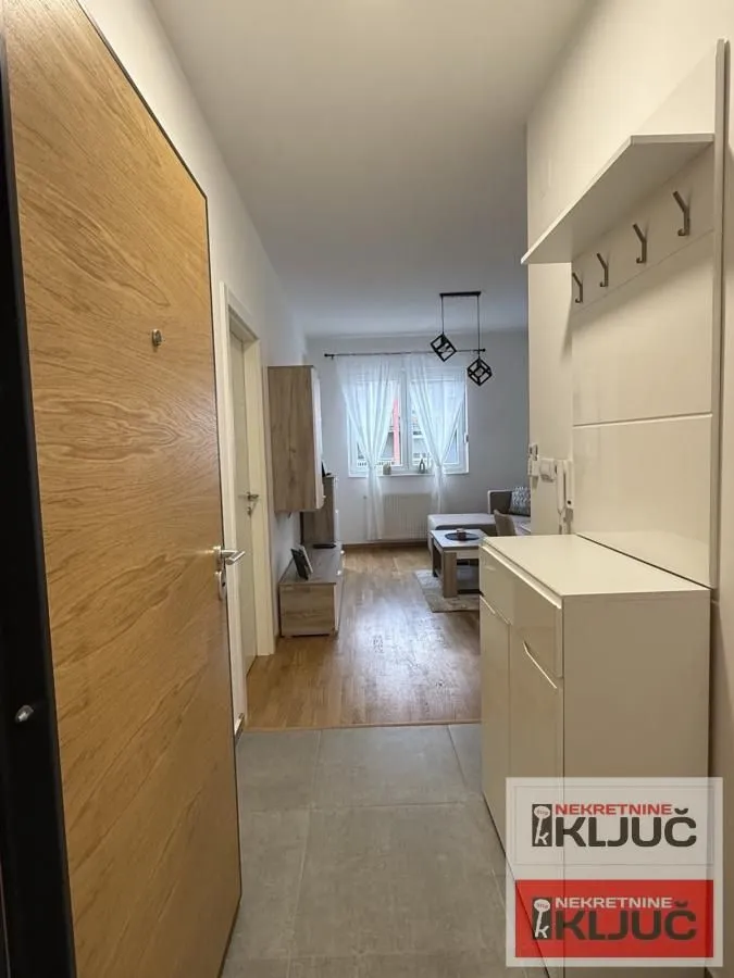 Izdavanje, jednosoban stan, 37m², Bulevar Evrope, Novi Sad Sve Podlokacije