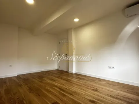 Prodaja, četvorosoban stan, 110m², Centar, Novi Sad - image 8