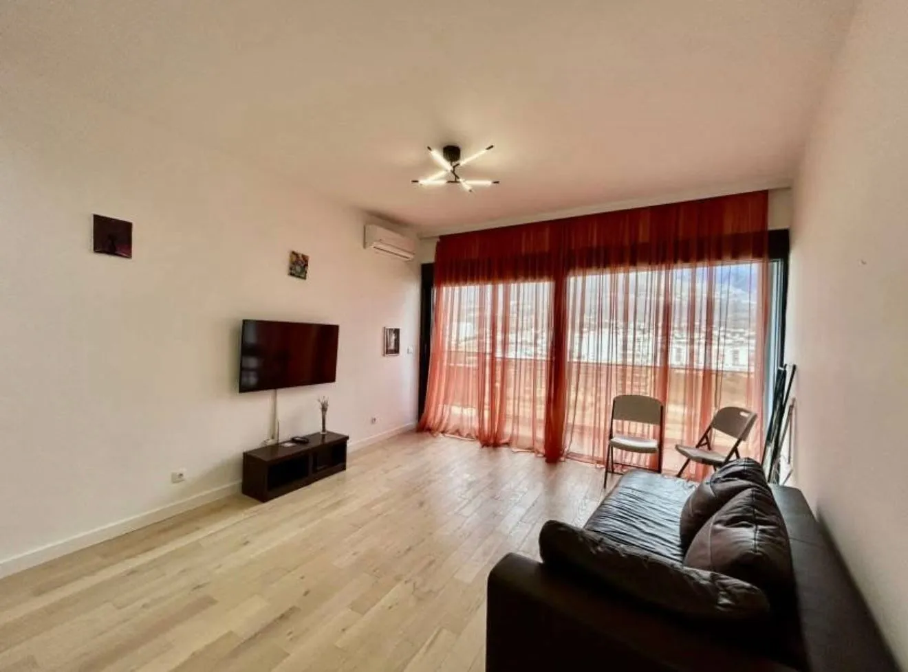 Prodaja, jednosoban stan, 72m², Centar, Bar
