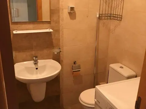 Izdavanje, jednosoban stan, 43m², Stari Aerodrom, Podgorica - image 4