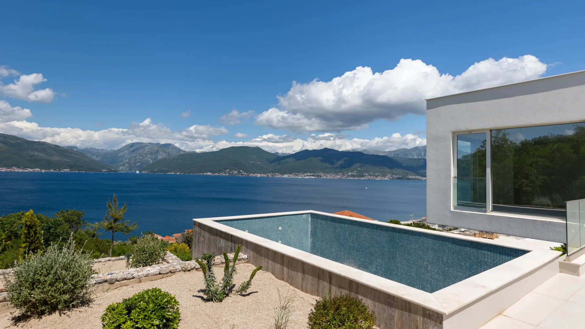 Sale, house, 328m², Krašići, Tivat