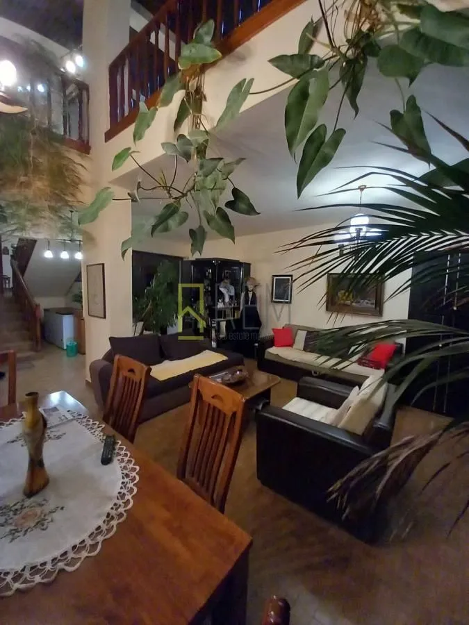 Prodaja, kuća, 348m², Stara Varoš, Podgorica
