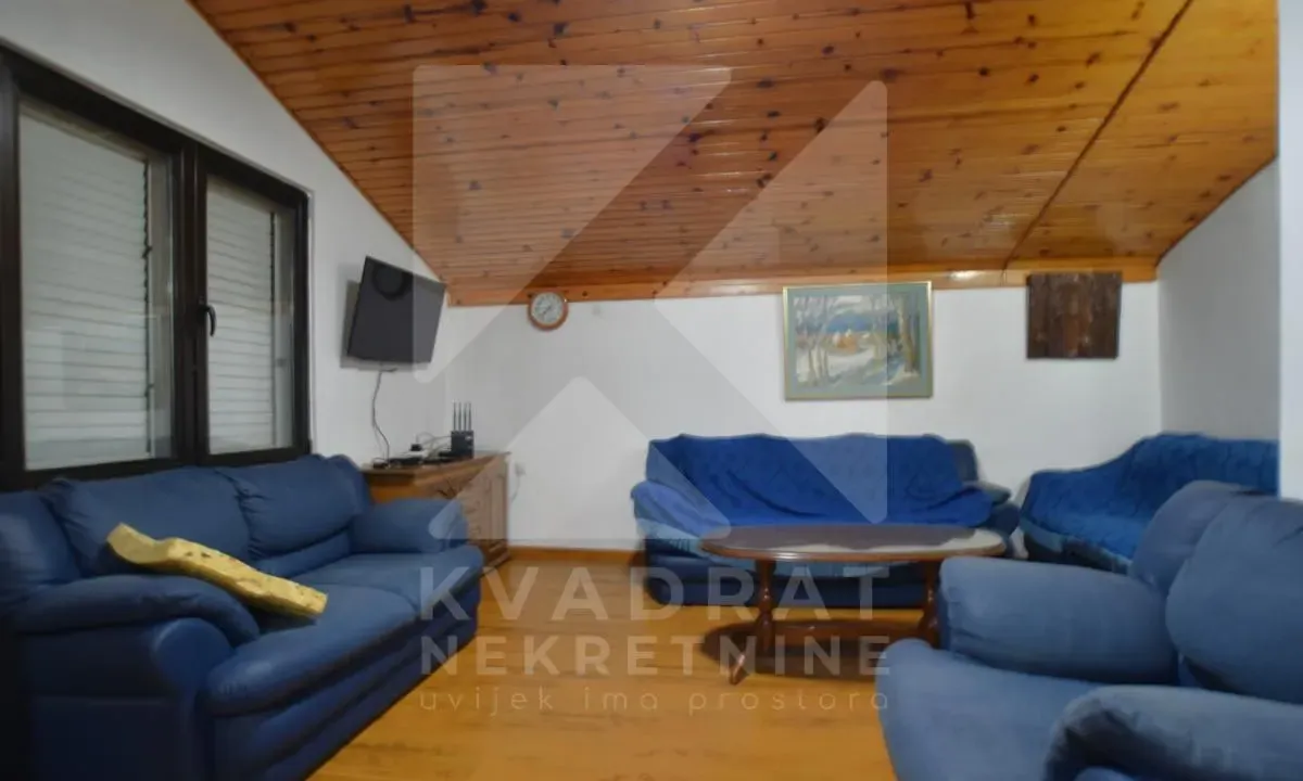 Izdavanje, trosoban stan, 100m², Masline, Podgorica