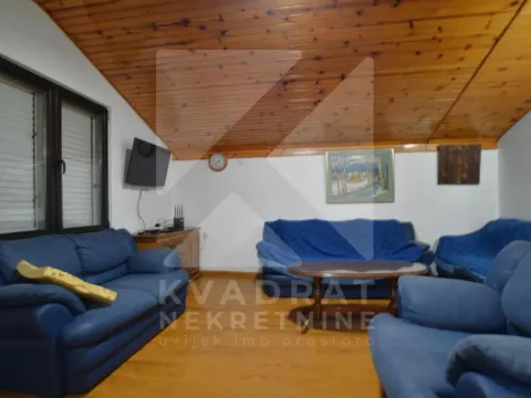 Izdavanje, trosoban stan, 100m², Masline, Podgorica