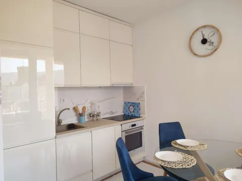 Rent, one bedroom apartment, 46m², Baošići, Herceg Novi - image 11