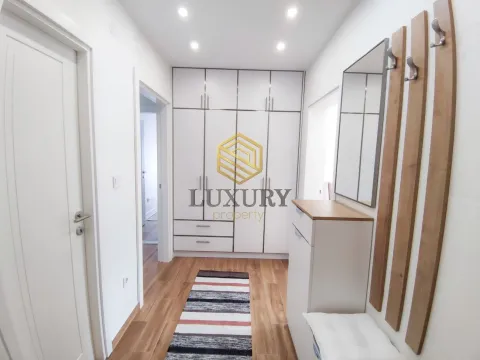 Izdavanje, dvosoban stan, 86m², Centar, Podgorica - image 9