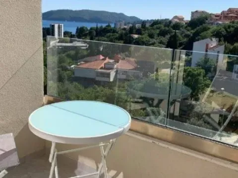 Izdavanje, garsonjera, 34m², Bečići, Budva - image 2