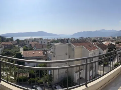 Prodaja, trosoban stan, 99m², Kalimanj, Tivat