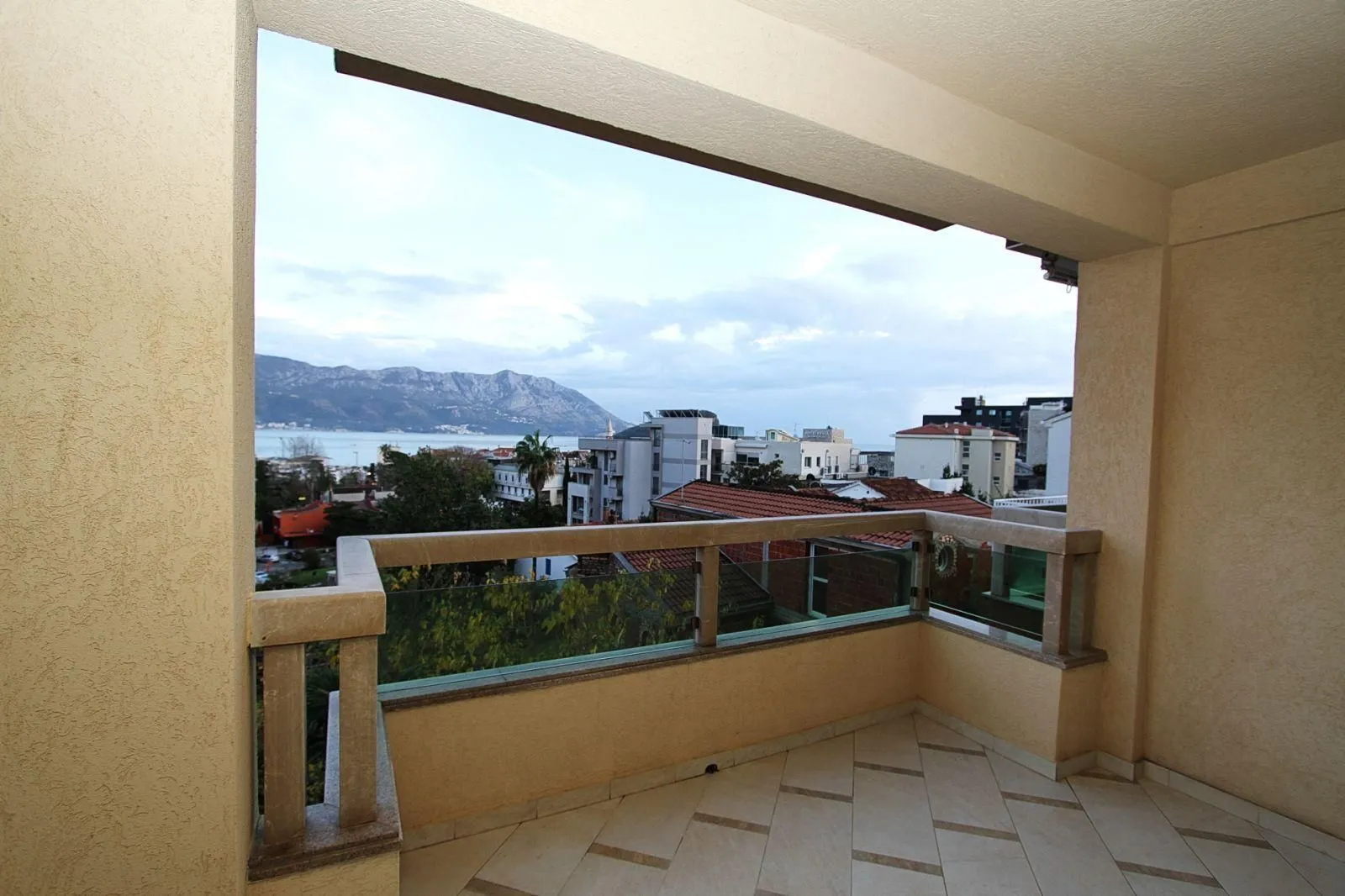 Rent, two bedroom apartment, 70m², Budva, Crna Gora