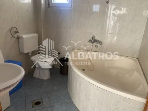 Izdavanje, dvosoban stan, 70m², Bjeliši, Bar - image 8