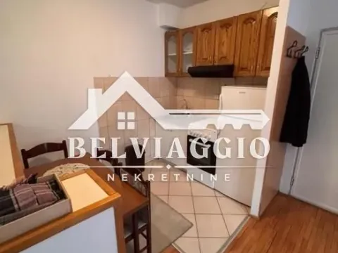 Izdavanje, dvosoban stan, 45m², Grad, Kotor - image 7