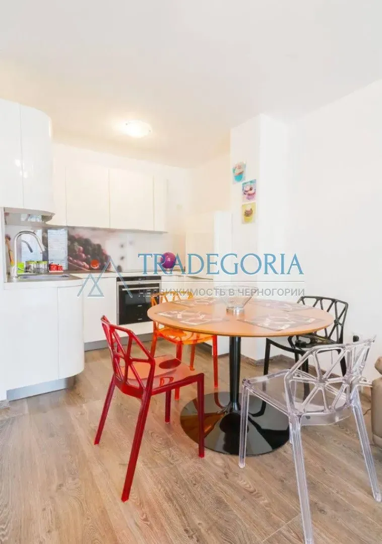 Prodaja, dvosoban stan, 60m², Sveti Stefan, Budva