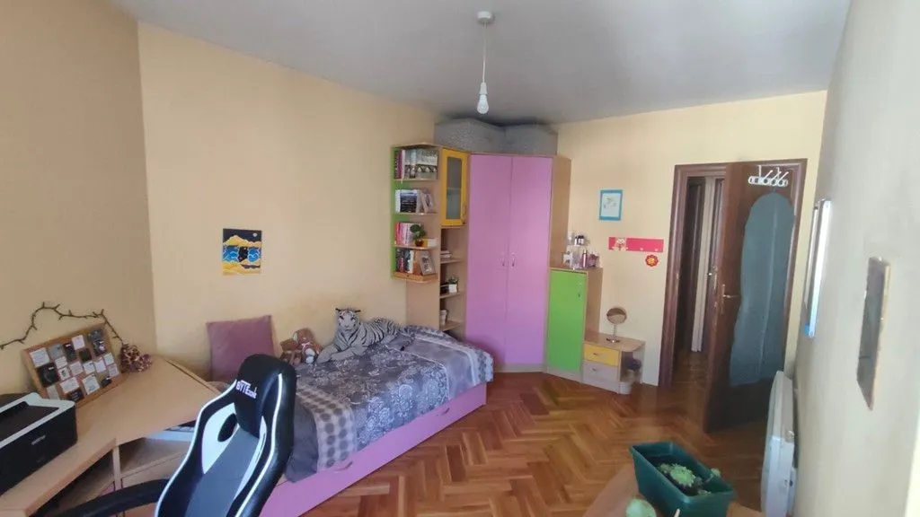 Prodaja, trosoban stan, 90m², Blok 9, Podgorica
