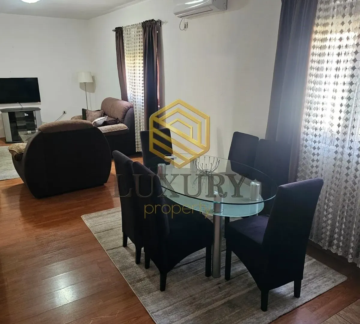 Izdavanje, trosoban stan, 100m², Masline, Podgorica
