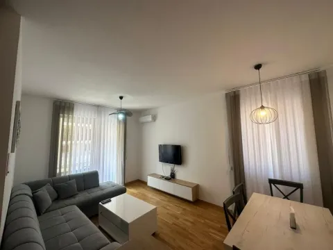 Prodaja, dvosoban stan, 65m², Bečići, Budva