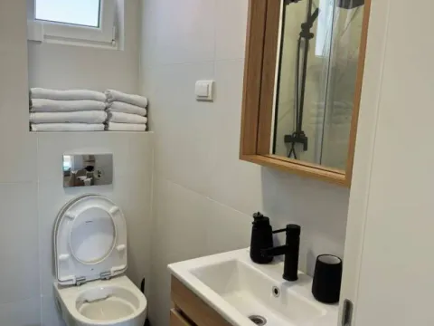 Rent, one bedroom apartment, 55m², Kalimanj, Tivat - image 7
