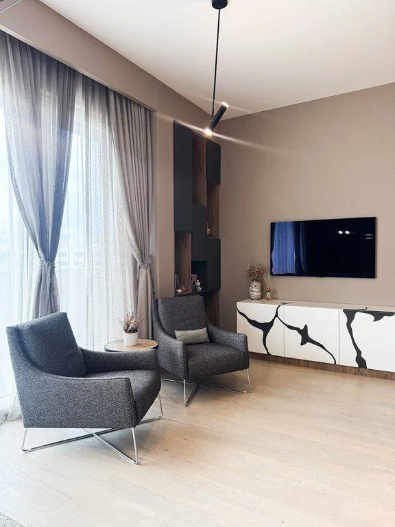Izdavanje, dvosoban stan, 103m², Podgorica, Crna Gora