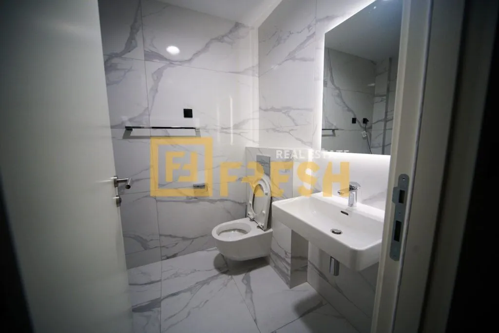 Izdavanje, dvosoban stan, 69m², Krivi Most, Podgorica