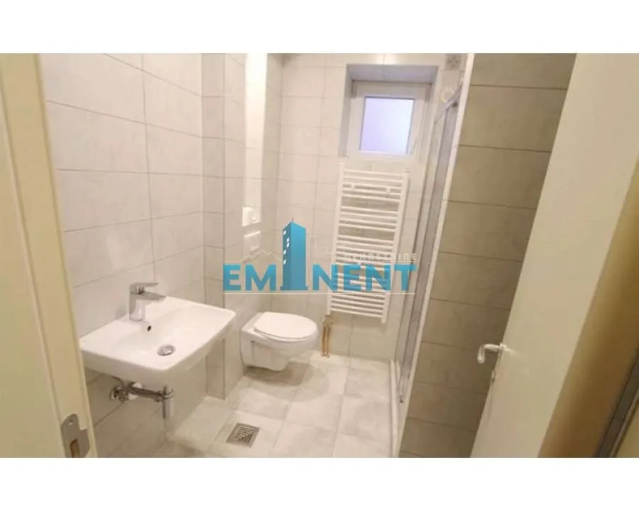 Izdavanje, trosoban stan, 57m², Crveni Krst, Beograd