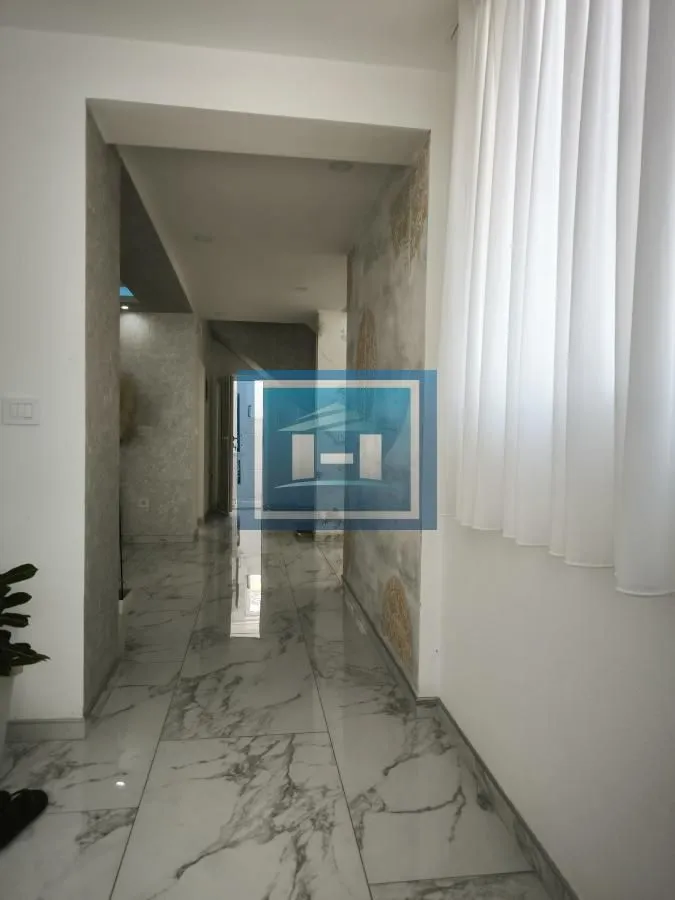 Prodaja, kuća, 528m², Centar, Ćuprija