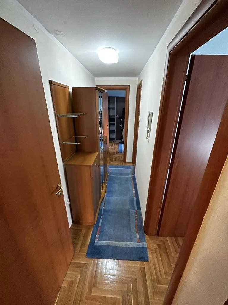 Izdavanje, dvosoban stan, 75m², Ljubović, Podgorica