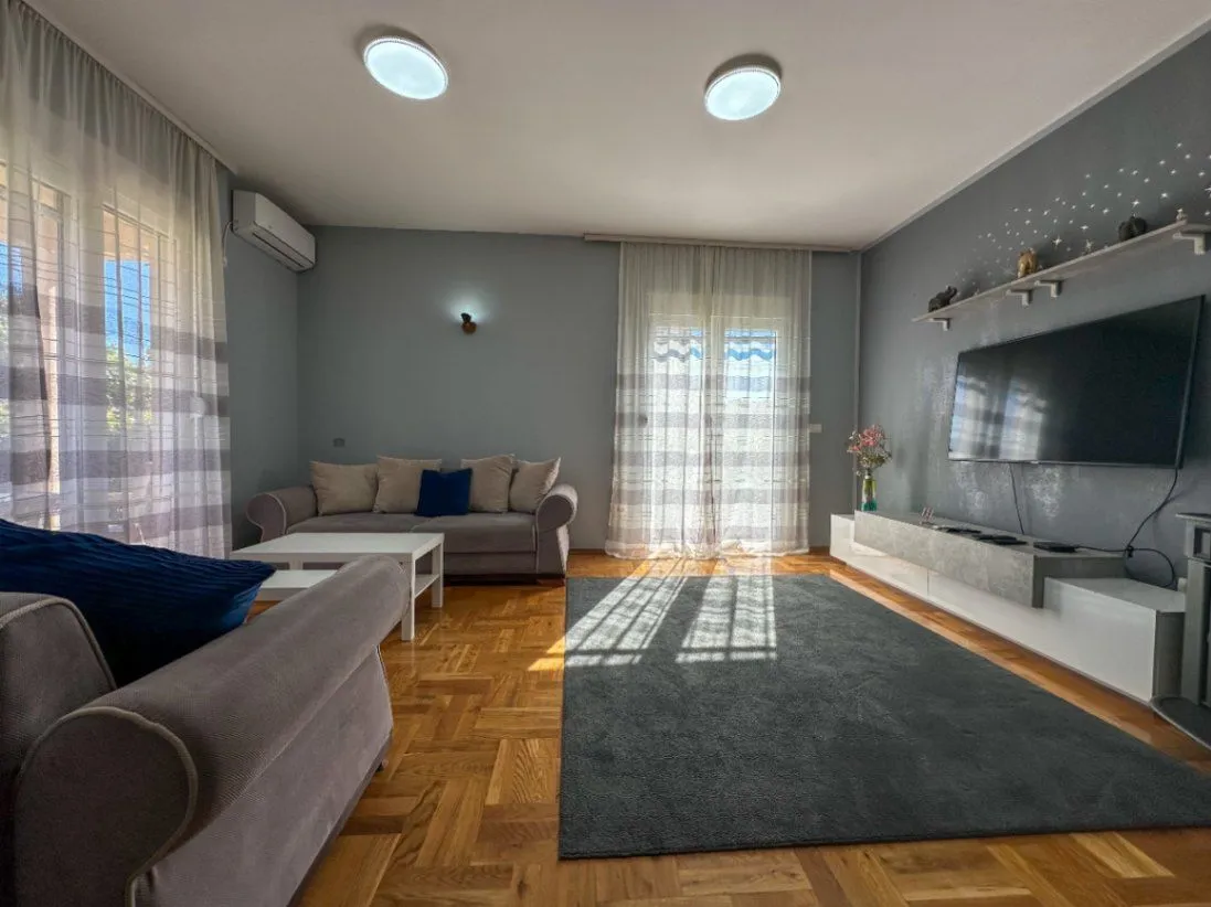 Izdavanje, kuća, 120m², Tološi, Podgorica