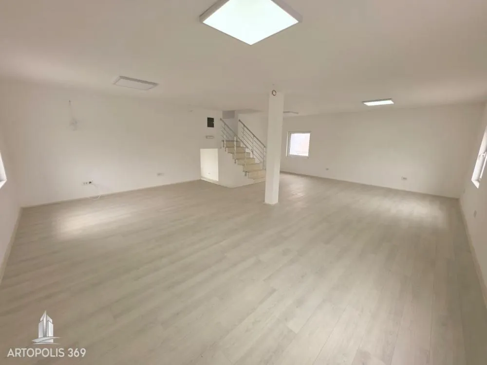 Rent, office space, 320m², Mali Mokri Lug, Zvezdara Sve Podlokacije