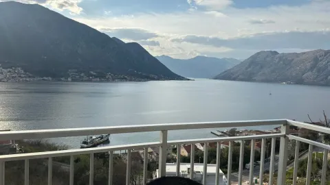 Sale, two bedroom apartment, 75m², Kotor, Crna Gora - image 6