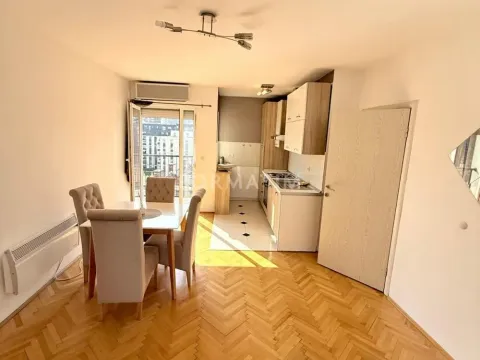 Izdavanje, dvosoban stan, 72m², Savski Venac, Beograd - image 13