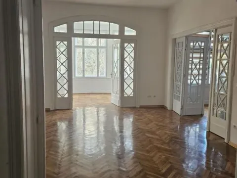 Izdavanje, četvorosoban stan, 120m², Kalenić Pijaca, Vračar Sve Podlokacije - image 8