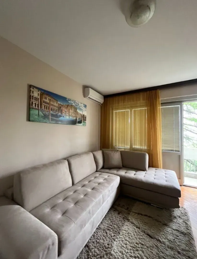 Izdavanje, dvosoban stan, 63m², Autobuska stanica, Podgorica