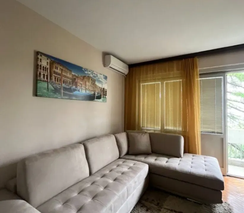 Izdavanje, dvosoban stan, 63m², Autobuska stanica, Podgorica