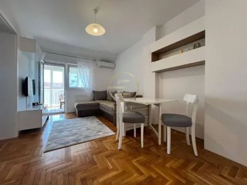 Prodaja, jednosoban stan, 39m², Rotkvarija, Novi Sad Sve Podlokacije
