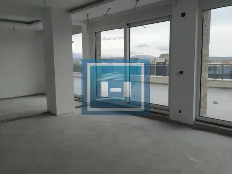 Prodaja, stan, 500m², Centar, Ćuprija - image 10