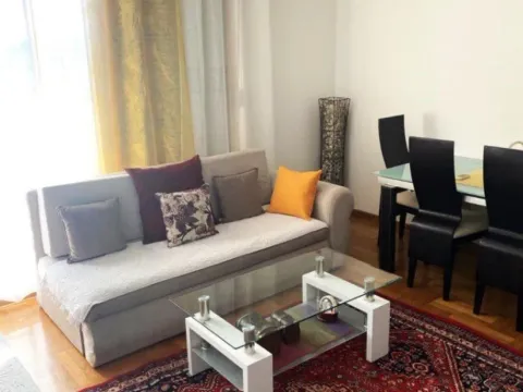 Izdavanje, jednosoban stan, 52m², Preko Morače, Podgorica