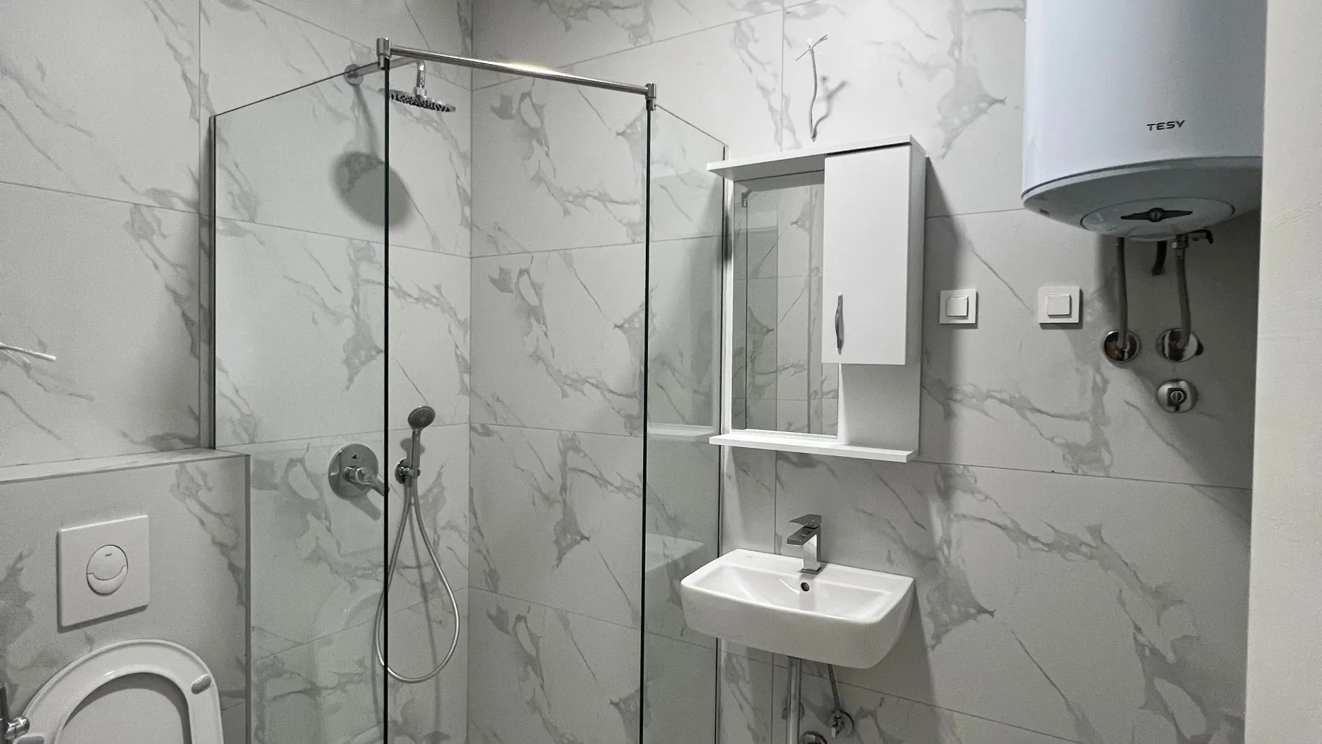 Izdavanje, dvosoban stan, 64m², Stari Aerodrom, Podgorica