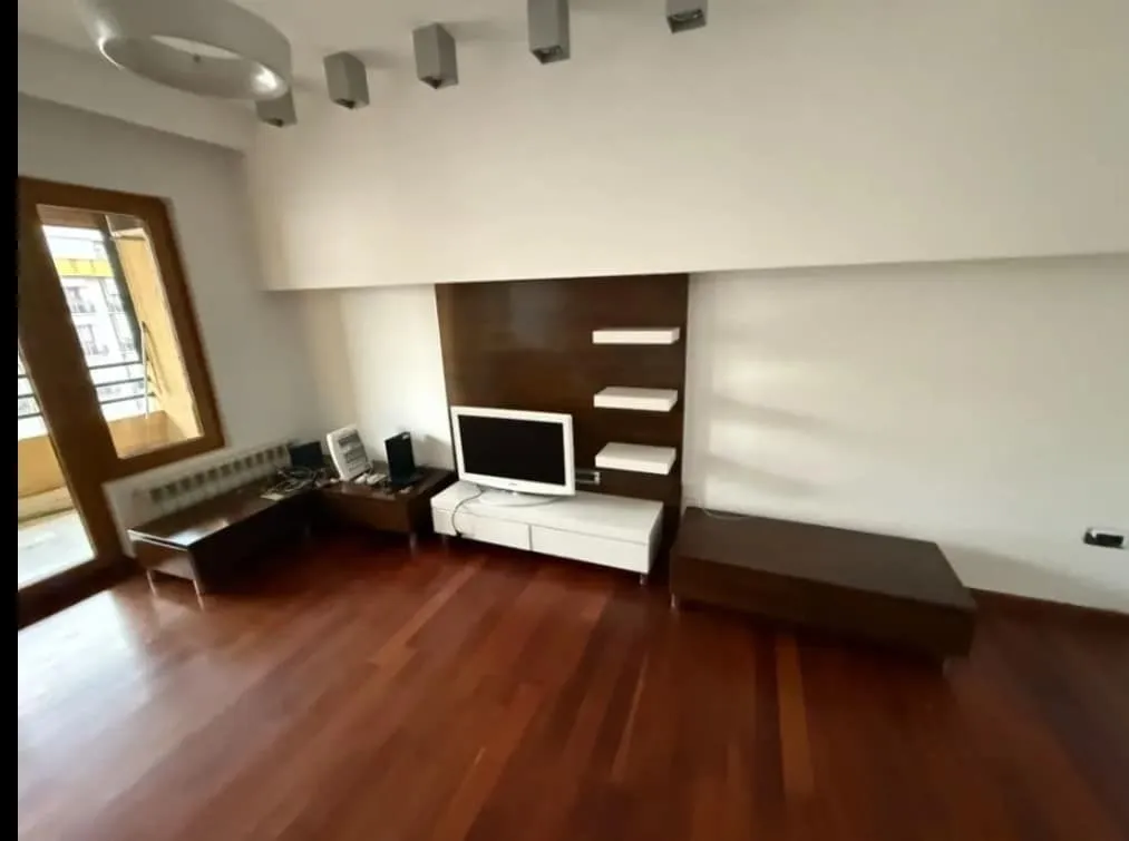Izdavanje, dvosoban stan, 95m², Kod Capital Plaze, Podgorica