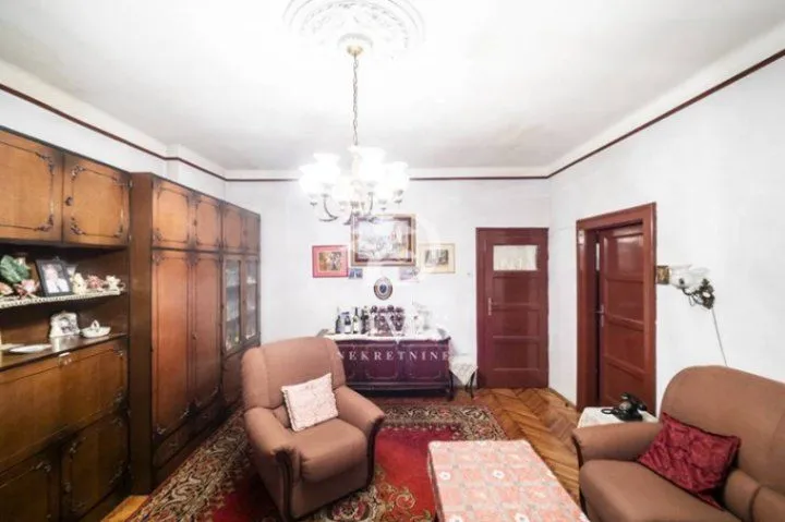 Sale, three bedroom apartment, 73m², Kalenić Pijaca, Vračar Sve Podlokacije