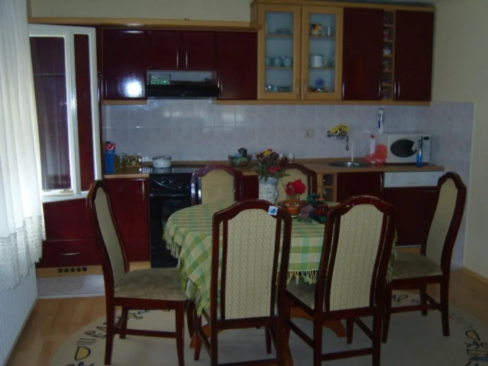 Prodaja, kuća, 200m², Crvene livade, Jagodina