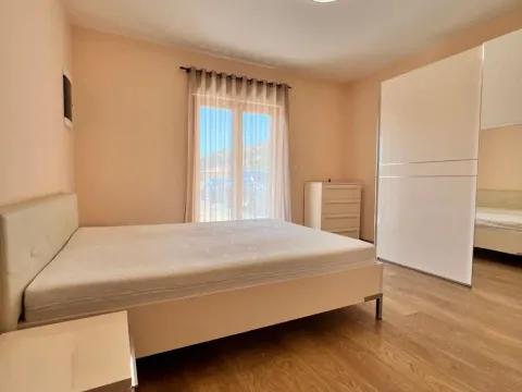 Prodaja, kuća, 200m², Rogami, Podgorica - image 17